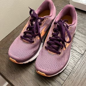 Brooks glycerin sneakers in a perfect condition as new size 6.5